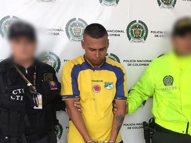 Uno de los implicados en el hecho fue capturado en el estadio de Palmaseca, cuando intentaba ver el encuentro deportivo.. Foto: Policía Nacional
