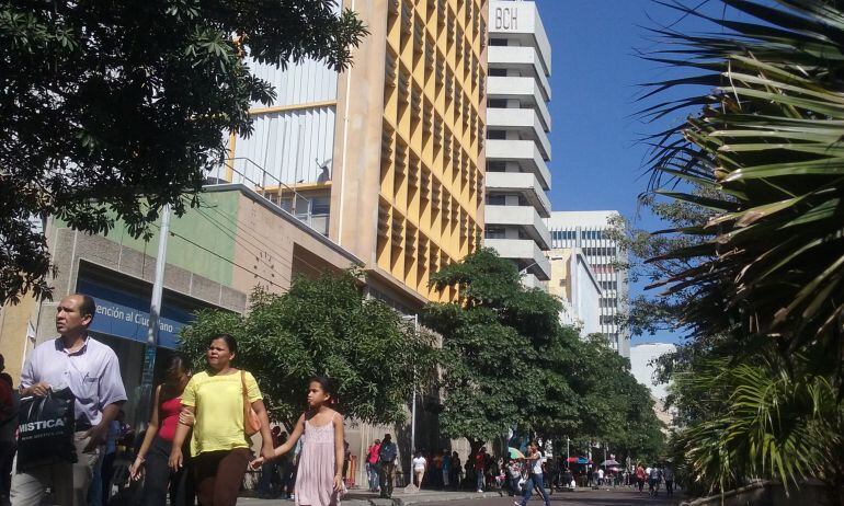 Afueras de la Alcaldía de Barranquilla en el paseo Bolívar. Foto Suministrada