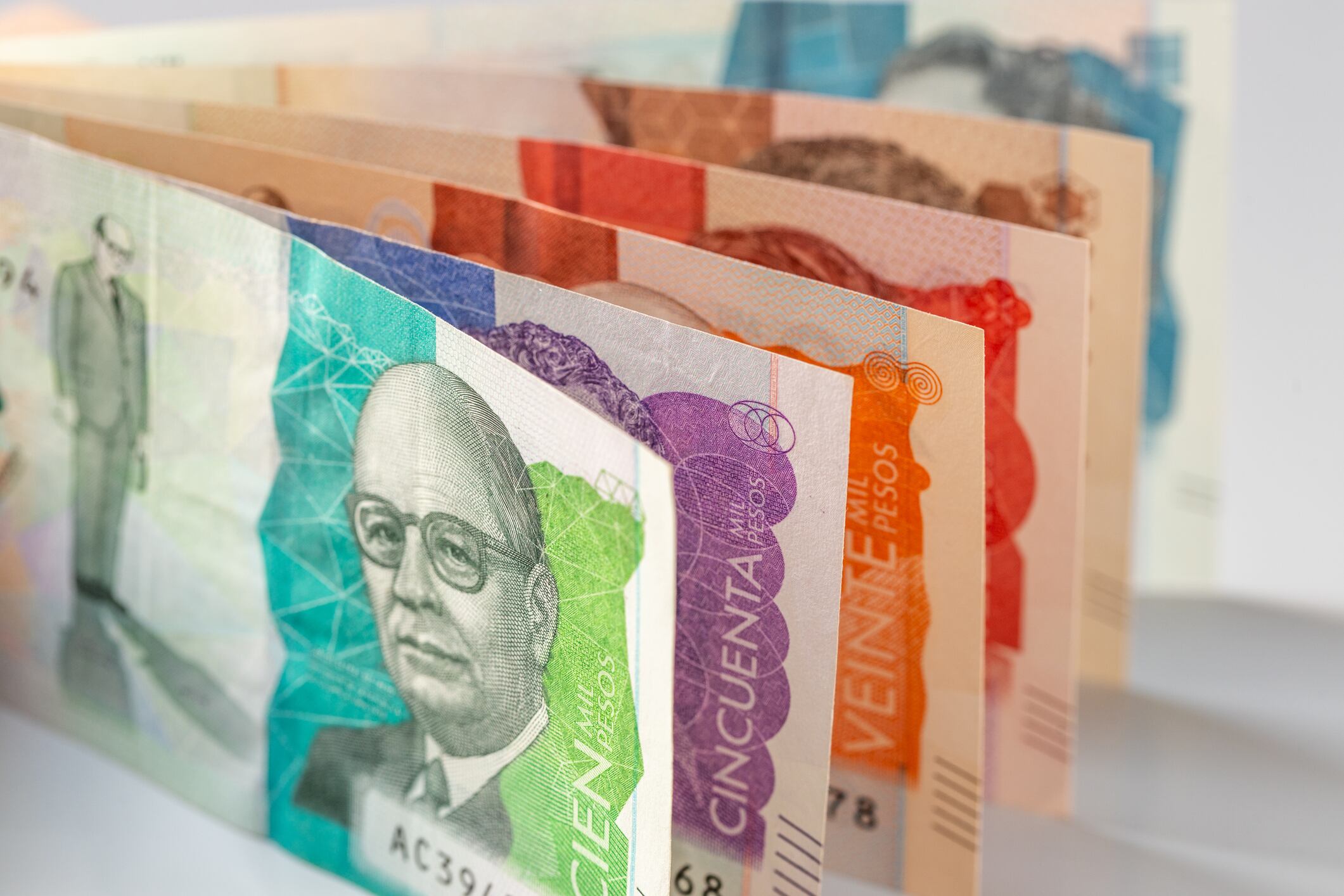 Imagen de referencia, dinero de Colombia, ahorros // GettyImages