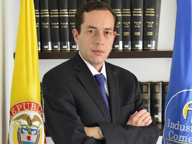 Unas gotas oftalmológicas que costaban $14.000, Pfizer las alcanzó a vender en $112.000