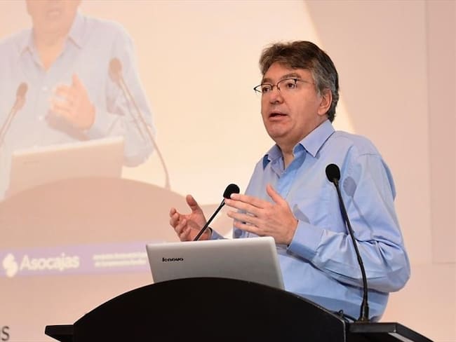 Mauricio Cárdenas anunció que el Consejo Superior de Política Fiscal (Confis) aprobó un aval fiscal por $300.000 millones. Foto: Colprensa