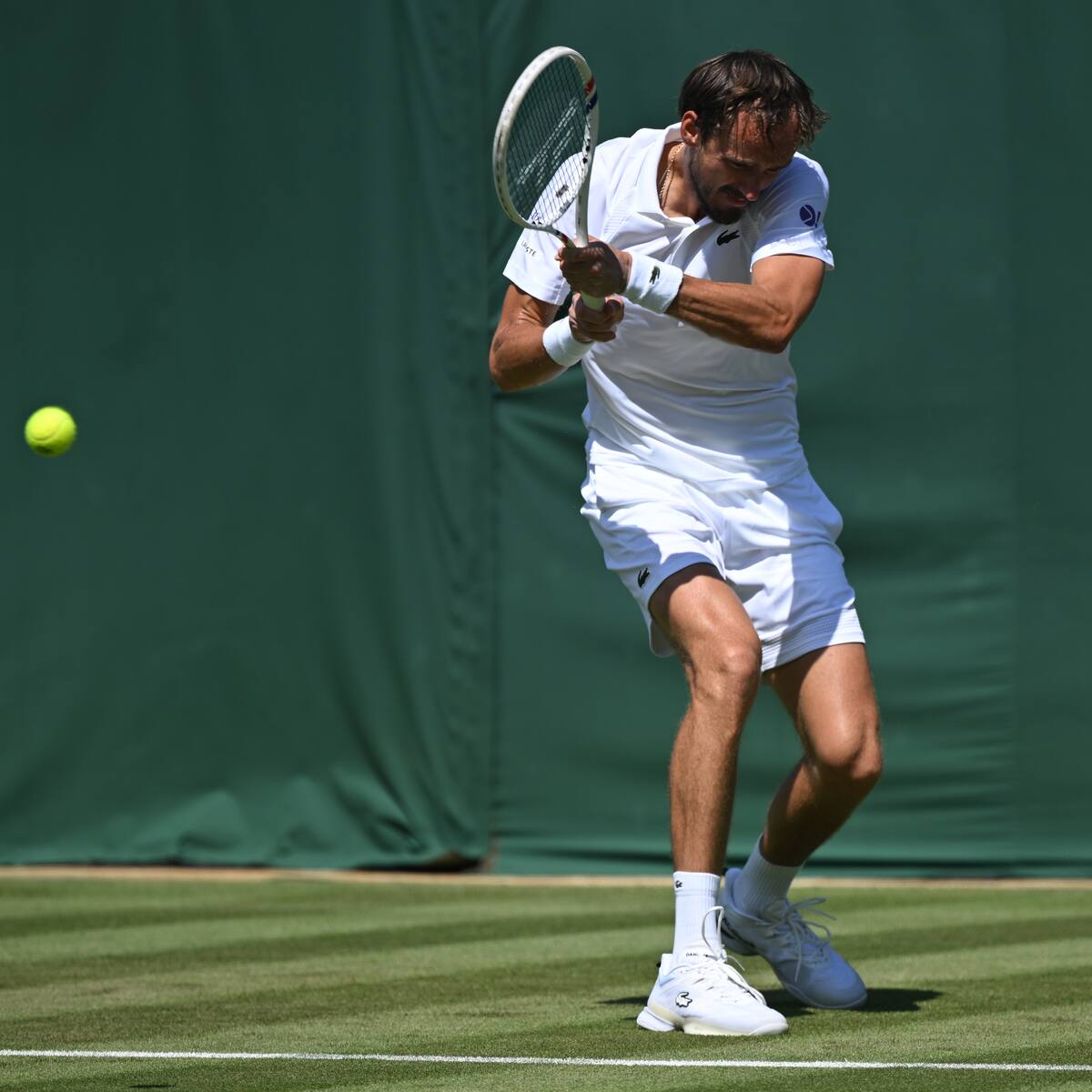 Benjamin Bonzi derrotó a Medvedev y lo eliminó en la primera ronda de Wimbledon
