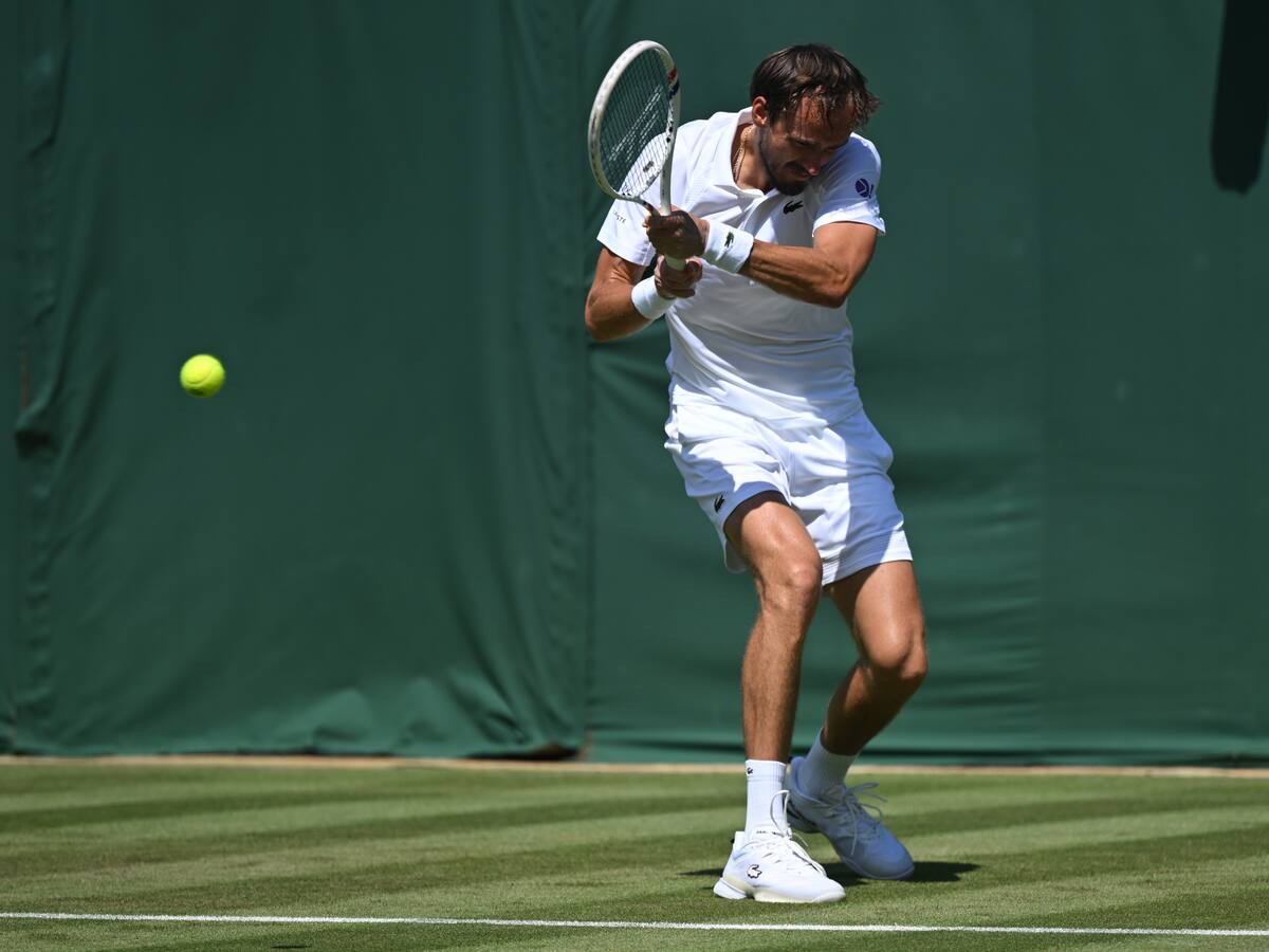Benjamin Bonzi derrotó a Medvedev y lo eliminó en la primera ronda de Wimbledon
