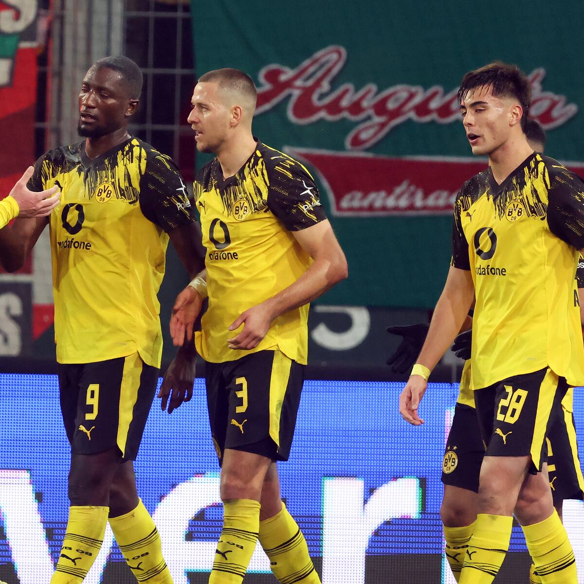 Dortmund ganó 1-0 al Augsburgo en el inicio de la novena fecha de Bundesliga