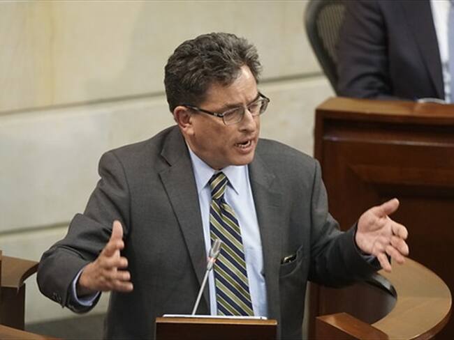 Asientos contables demostrarían que Carrasquilla recibió 22 mil millones por bonos de agua. Foto: Colprensa