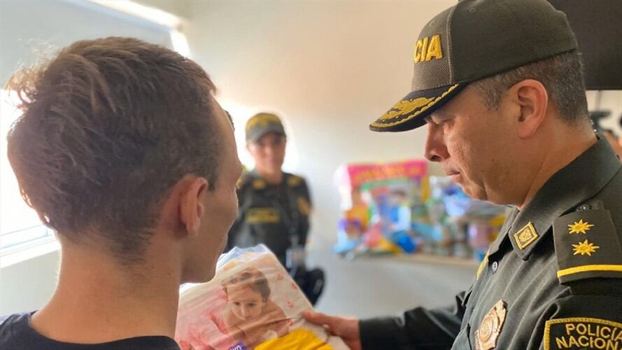 Papá de Dilan está a la espera de que le den de alta para buscar as u familia. . Foto:Policía Bucaramanga.