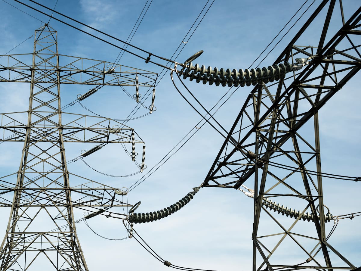 Proponen generar cambios en criterios de priorización para ampliar cobertura de energía