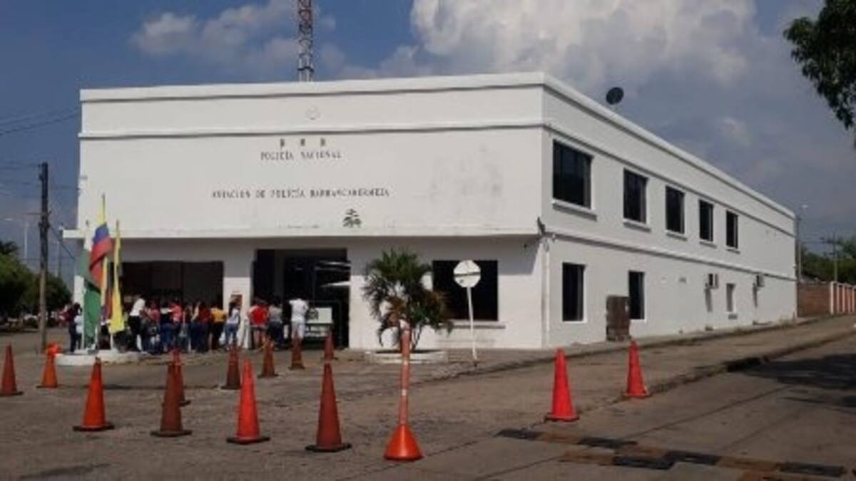 Un policía herido tras ataque a estación de policía en Barrancabermeja