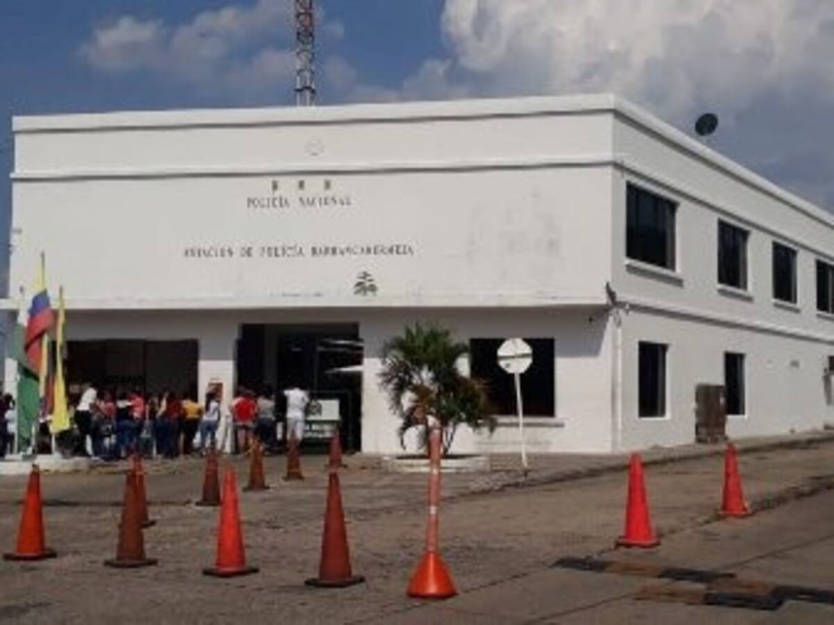 Un policía herido tras ataque a estación de policía en Barrancabermeja