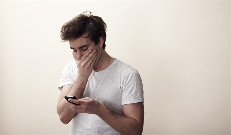 ¿Qué piensa de las personas que revisan el teléfono de sus parejas?. Foto: Getty Images