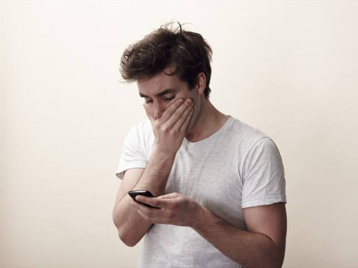 ¿Qué piensa de las personas que revisan el teléfono de sus parejas? #EsculcarCelularEs