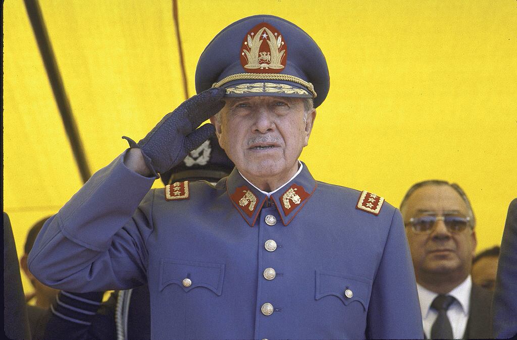 El dictador chileno Augusto Pinochet. (Foto: Robert Nickelsberg/Getty Images)