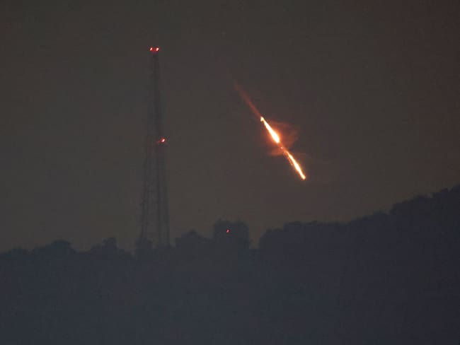 Ataque de Irán a Israel. Foto: EFE/EPA/ATEF SAFADI