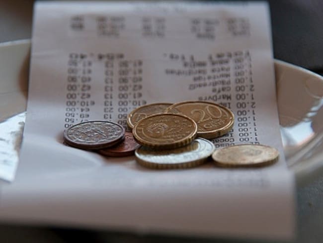 Las tirillas a las que se les elimina la tinta y no son visibles un tiempo después de la compra podrían tener un químico peligroso, de acuerdo a investigaciones en España.. Foto: Getty Images