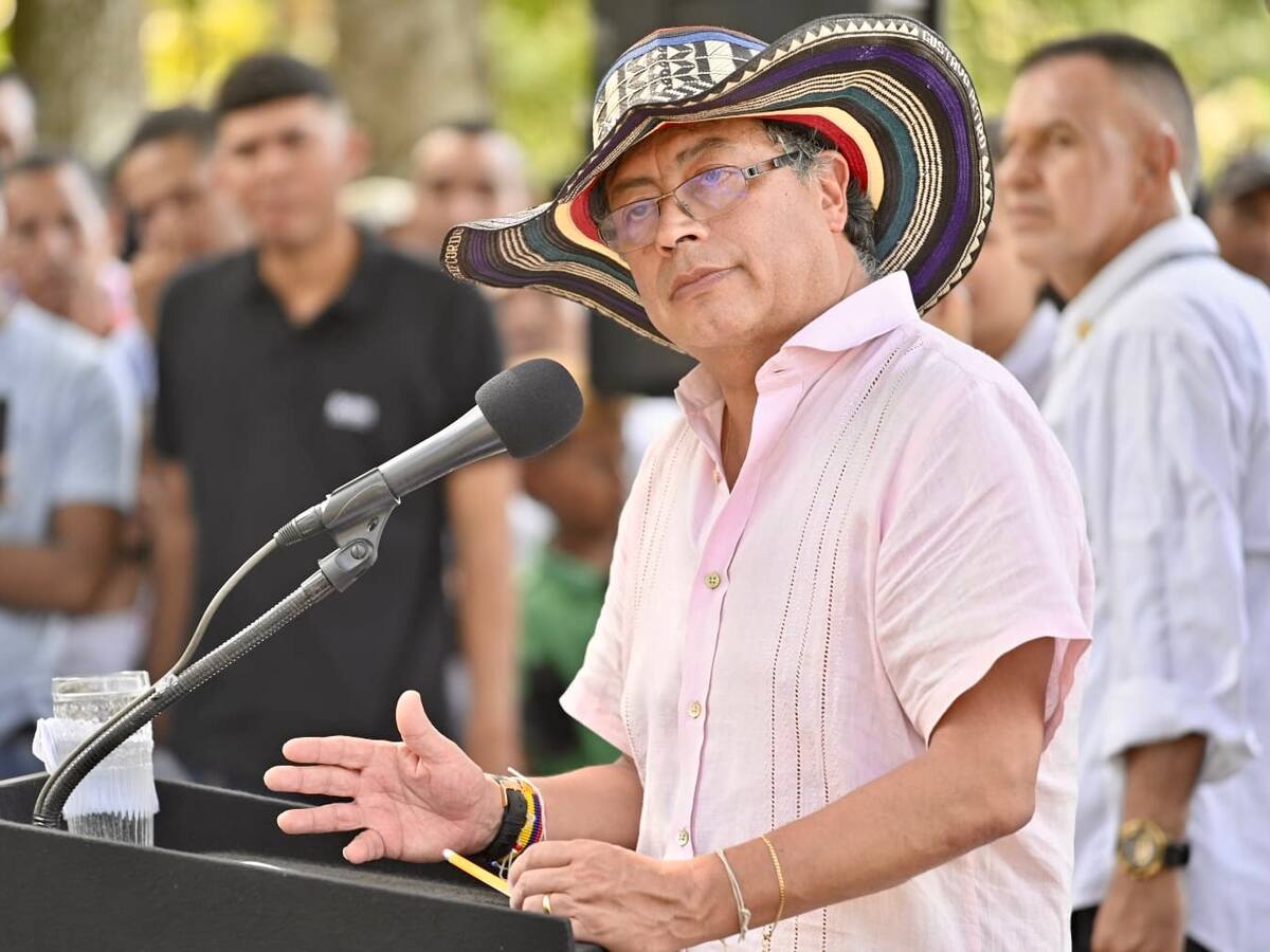 Petro y su ‘jalón de orejas’ al director de UNGRD por tierras para damnificados