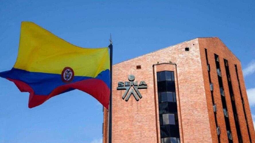 Polémica en el Congreso por el proyecto del uribismo que busca ampliar la población para acceder a contratos de aprendizaje. Foto: Colprensa