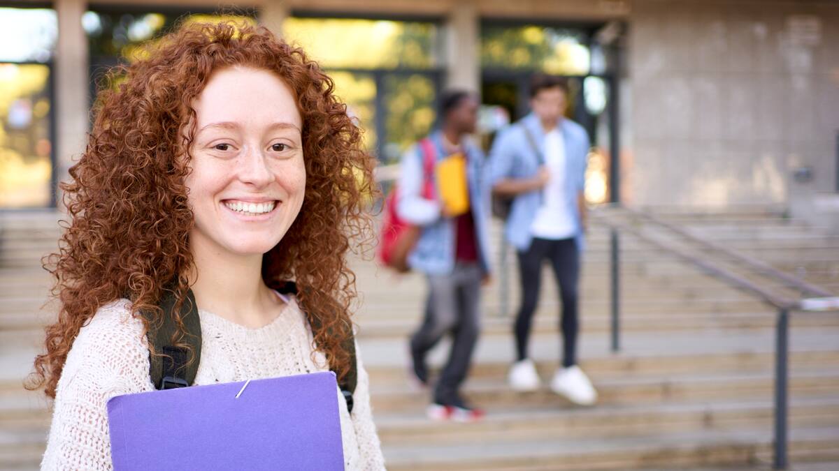¿Cuáles son los requisitos para inscribirse en un posgrado en la Universidad Pedagógica?