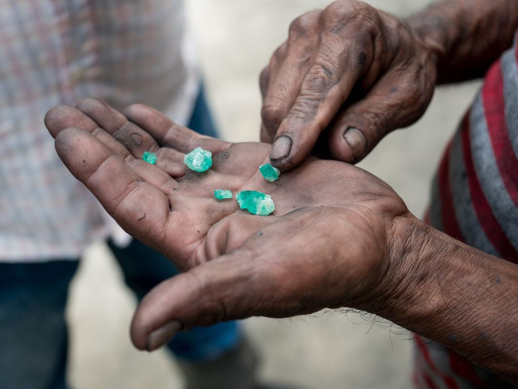 ¿Qué pasa con las minas de esmeraldas en Colombia? Denuncian violentos atracos e intentos de robo