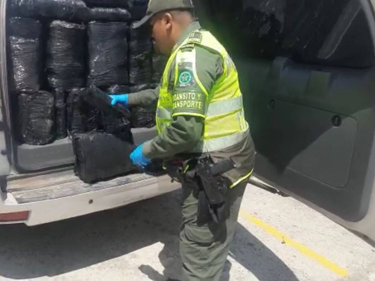 Cayó narcocamioneta con más de media tonelada de marihuana en Roldanillo