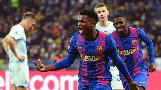 Ansu Fati, atacante del FC Barcelona anotó gol ante el Dinamo de Kiev . Foto: SERGEI SUPINSKY/AFP via Getty Images