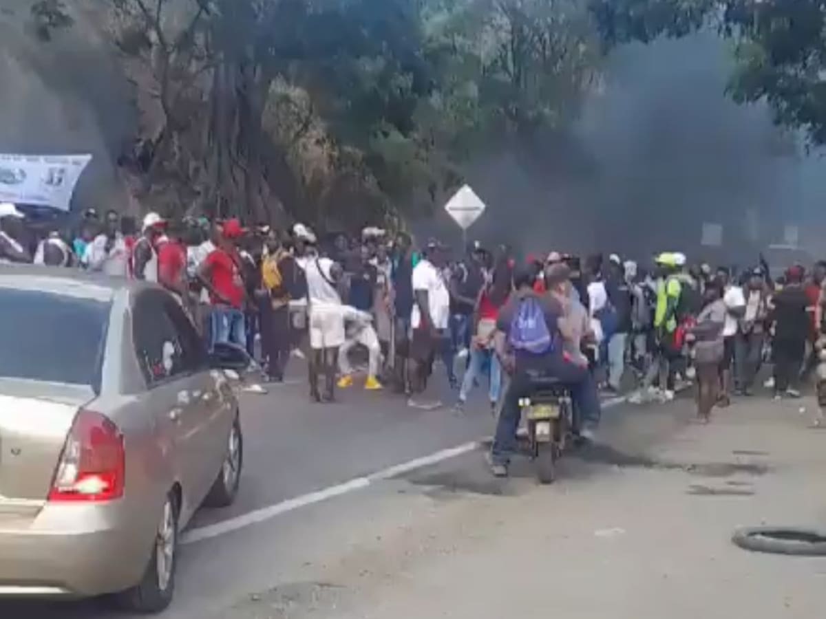 Comunidades del Cauca bloquean la vía Dagua-Buenaventura