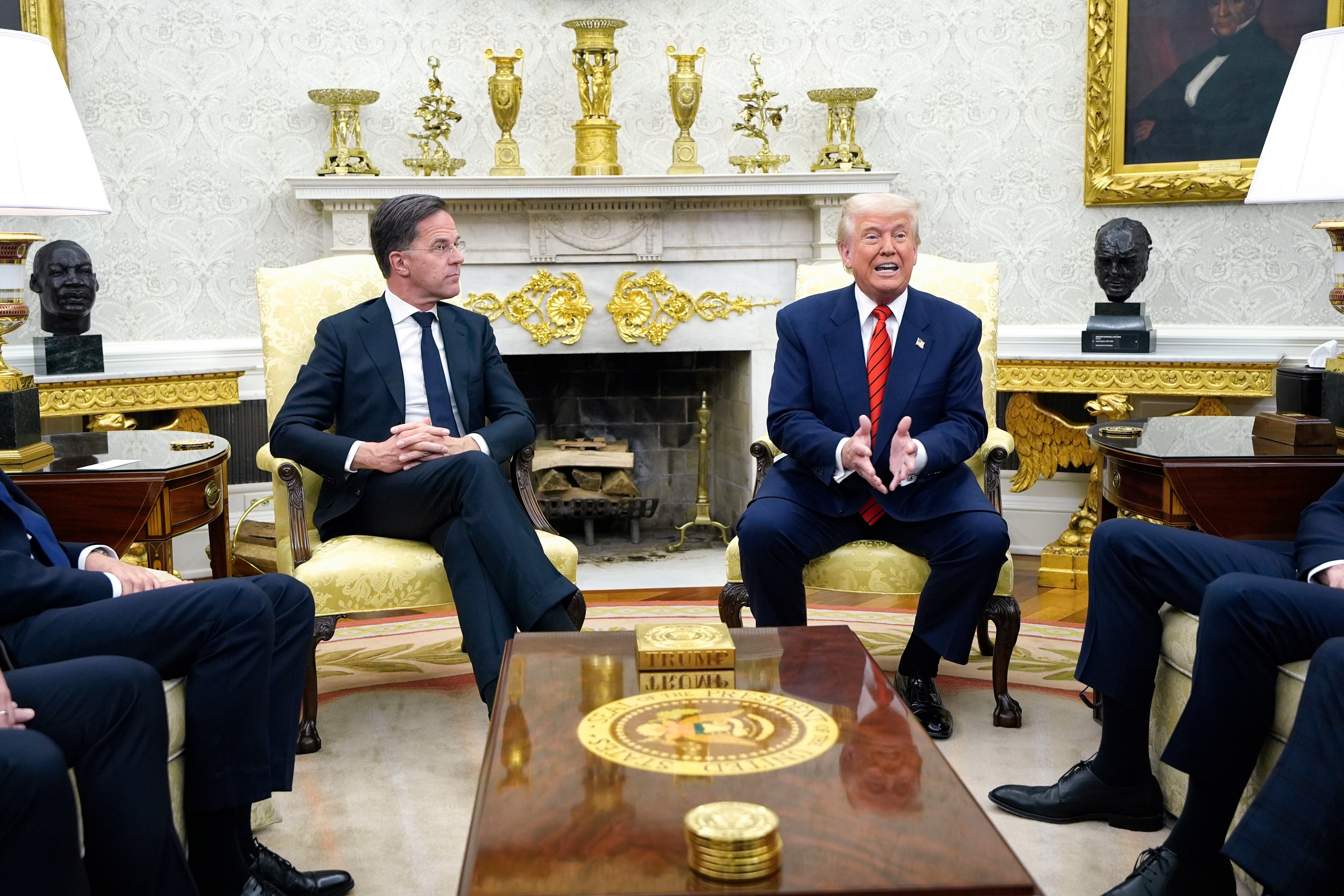 Donald Trump y Mark Rutte. FOTO: EFE/EPA/YURI GRIPAS / POOL