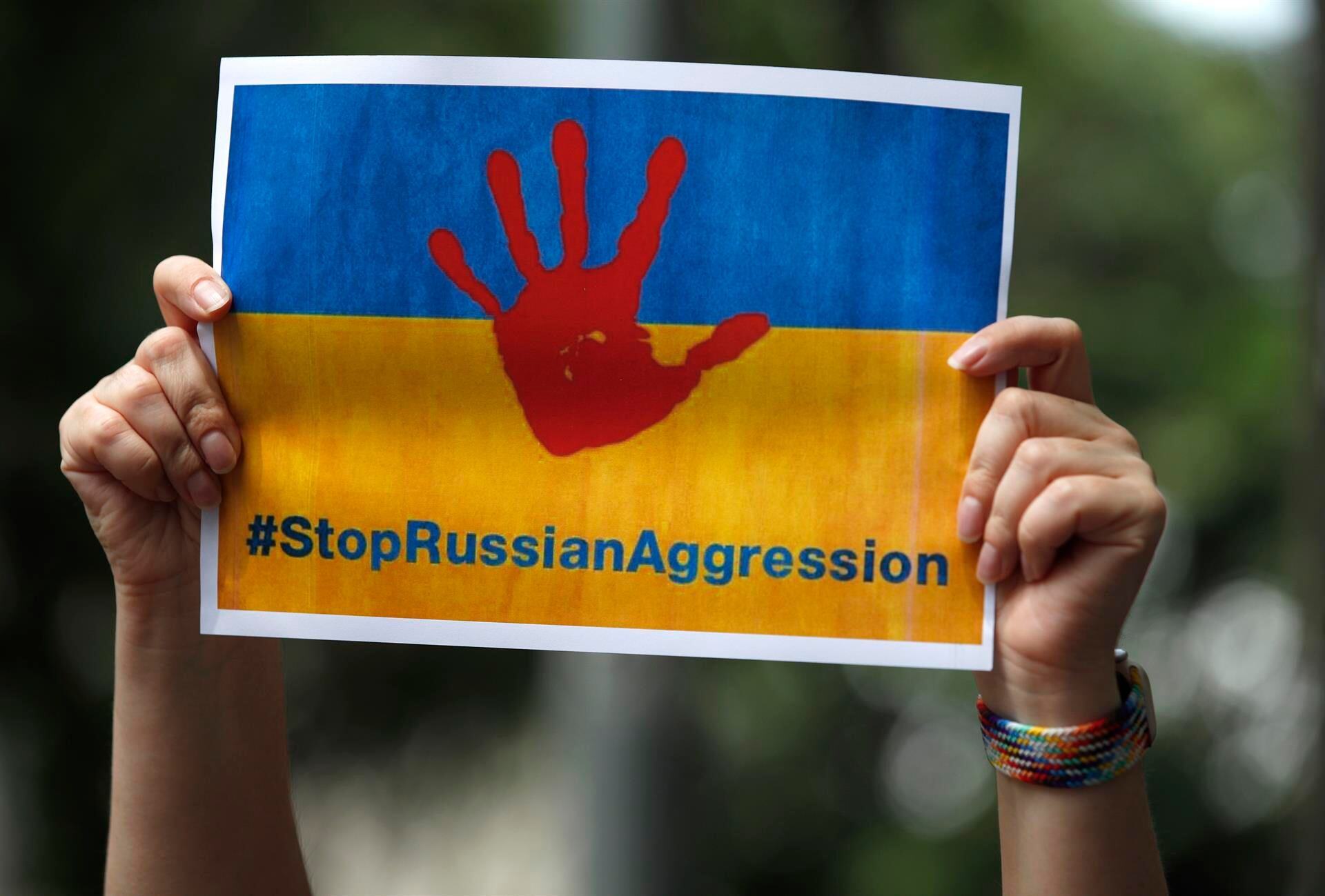 UE está convencida de que sus sanciones van a “doblegar la economía rusa”