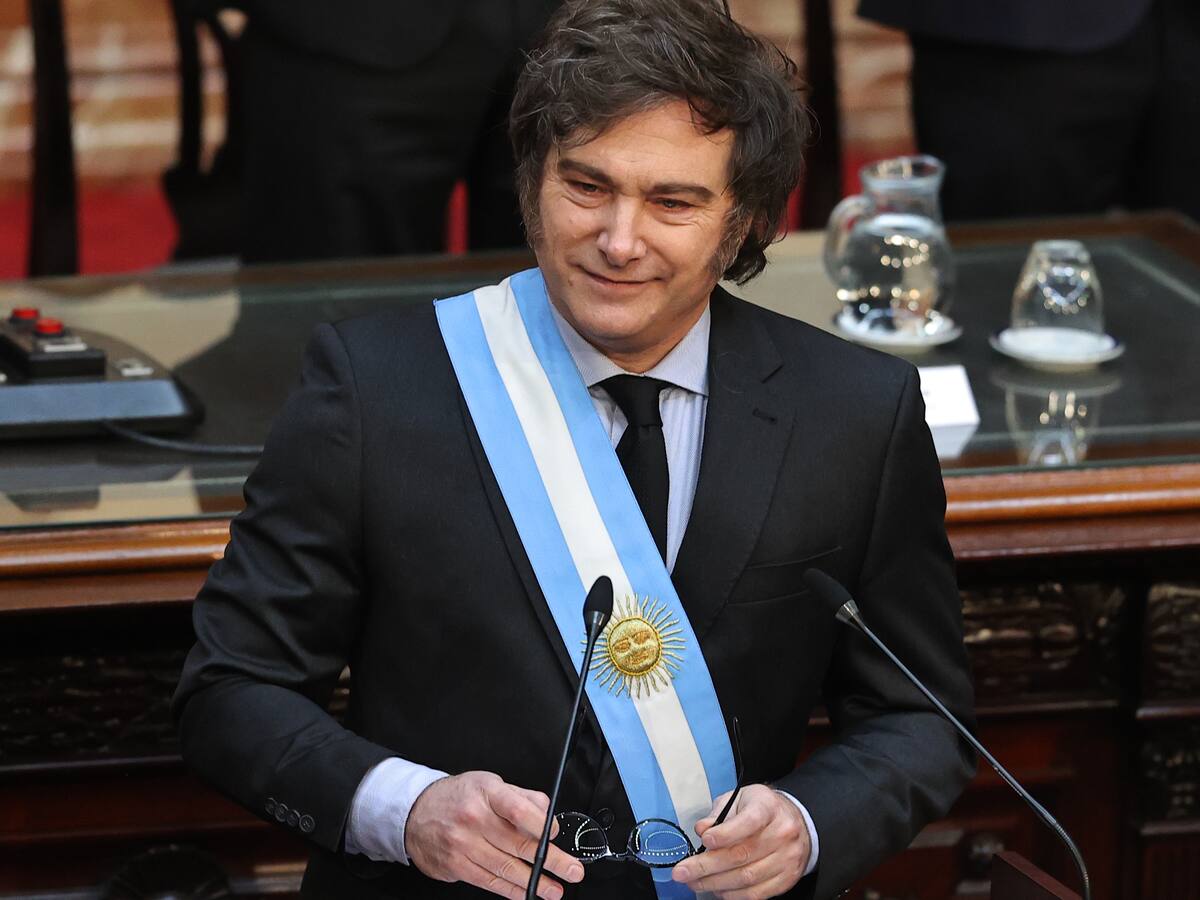 Milei despidió a funcionario tras difusión de audios sobre presunto esquema de sobornos