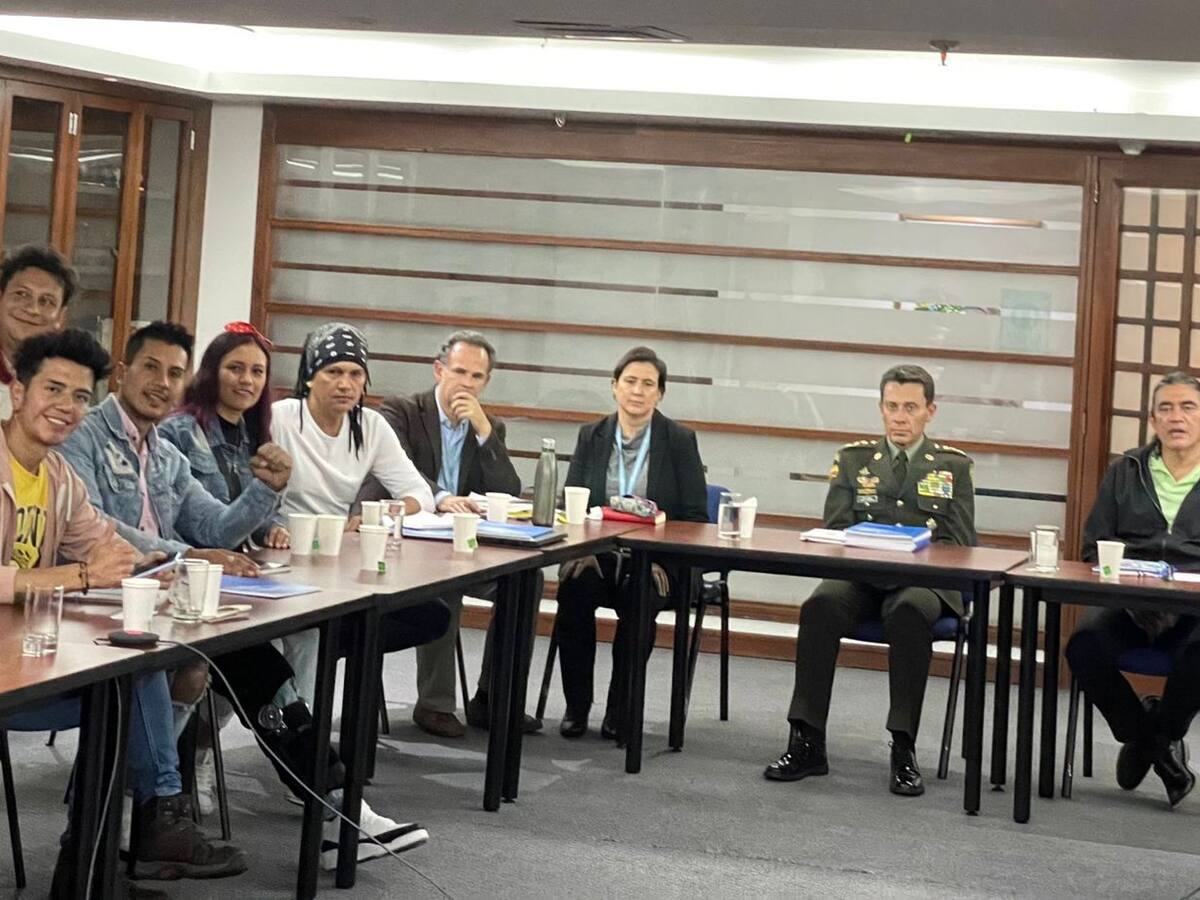 Director de la Policía se reunió con la Primera Línea: senador Bolívar dio detalles