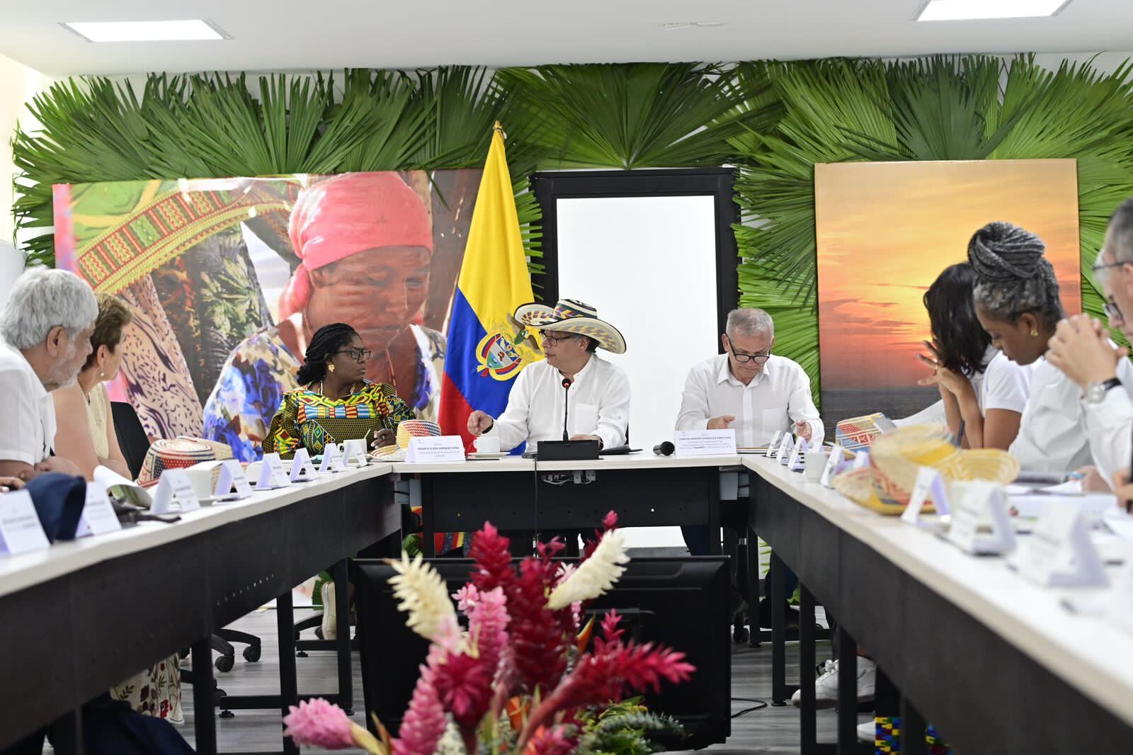 Gabinete del presidente Petro en La Guajira. Foto: Ministerio de Educación.