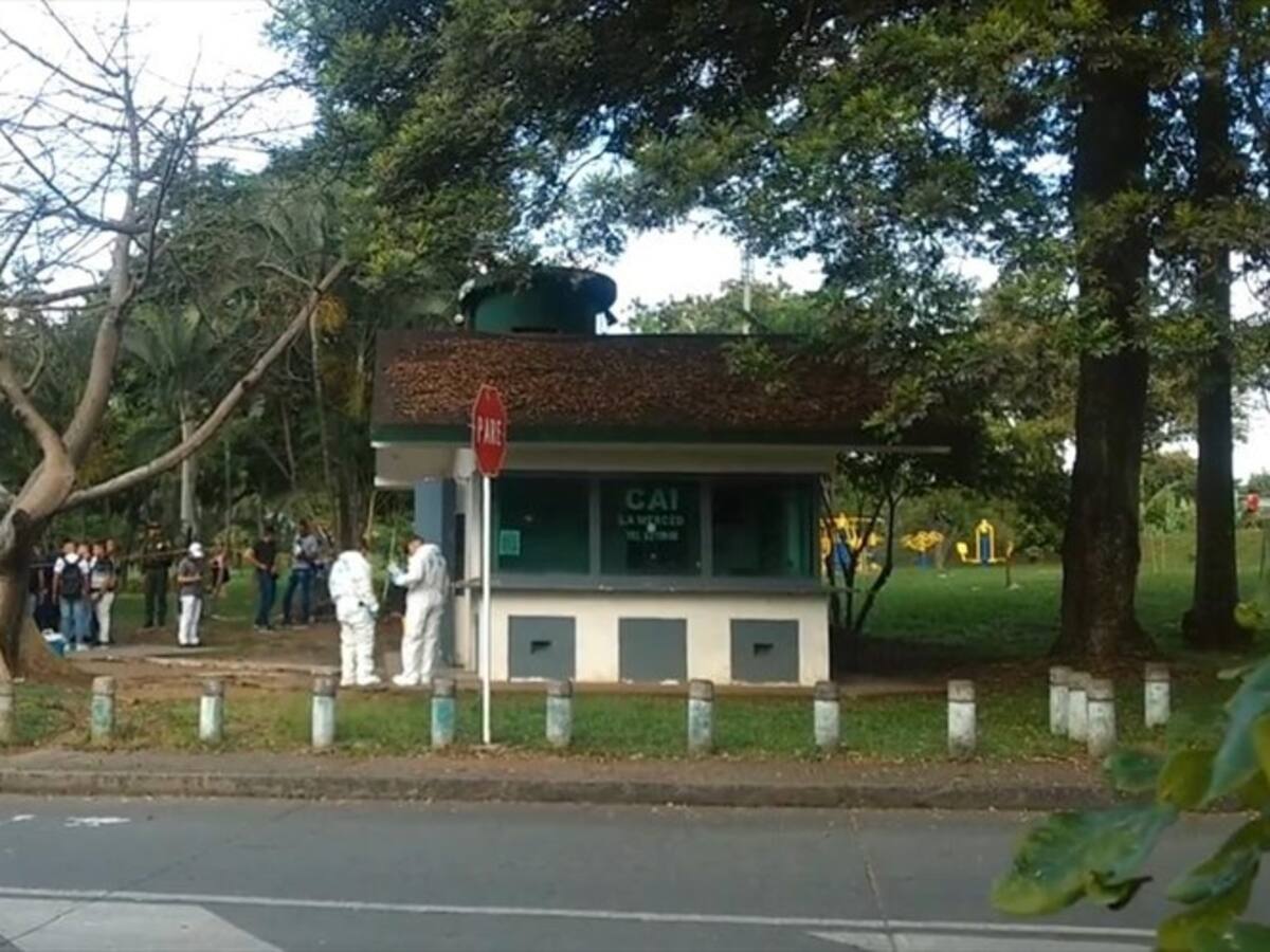 Asesinan a un patrullero al interior de un CAI de la Policía en Cali