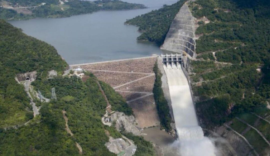 Isagen inició vertimiento controlado en la hidroeléctrica Sogamoso.