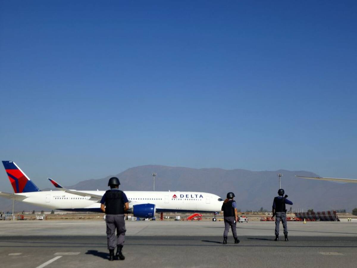 Asalto en aeropuerto de Santiago deja dos muertos, entre ellos un funcionario