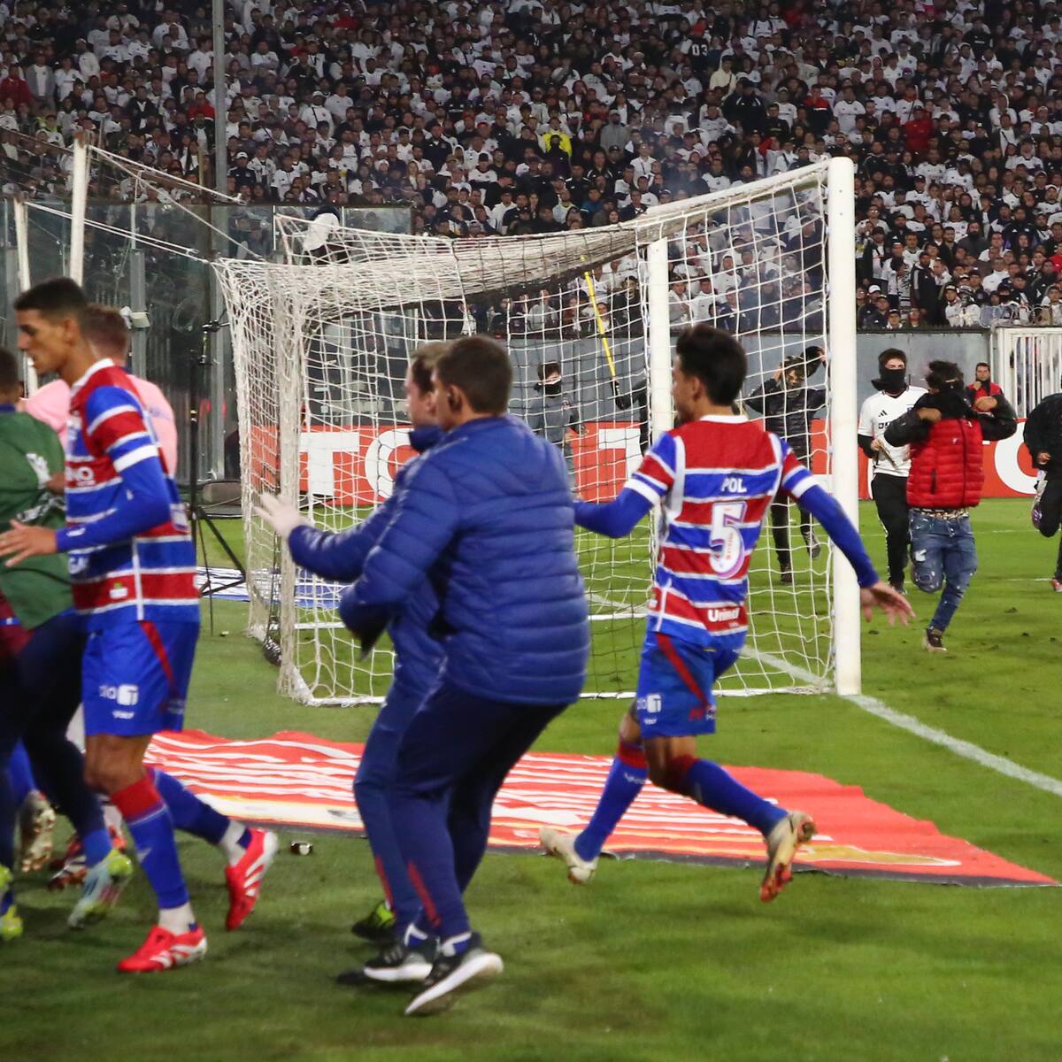 Conmebol declaró ganador a Fortaleza del partido ante Colo Colo en el que murieron dos hinchas
