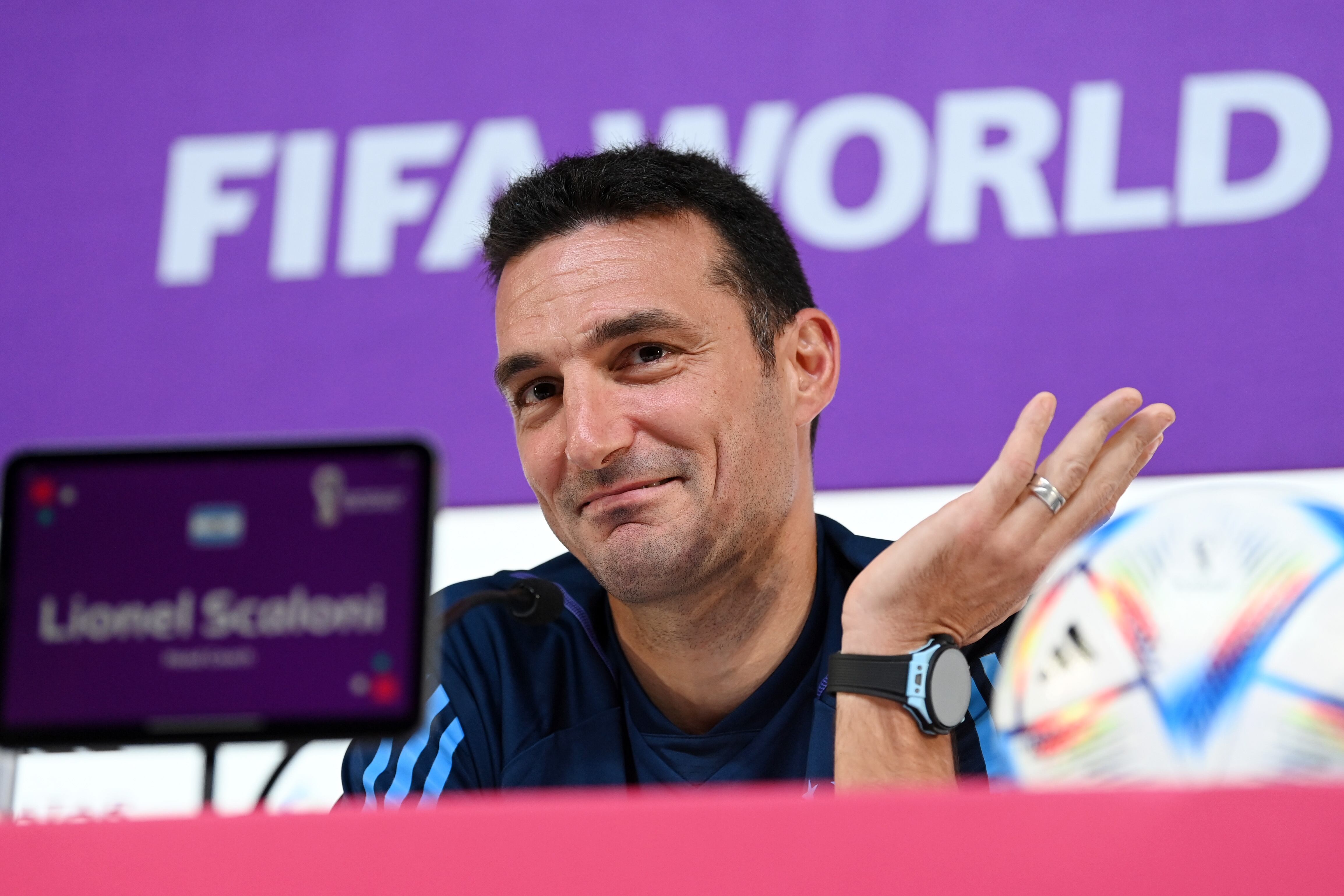 Lionel Scaloni, director técnico Selección Argentina de fútbol en conferencia de prensa 21 de noviembre. Foto: Michael Regan - FIFA/FIFA via Getty Images