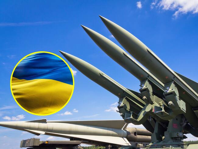 Armamento militar MIM-23 estadounidense y bandera de Ucrania. I Fotos: Getty Images.