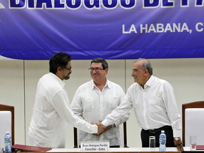 Humberto de la Calle e Iván Márquez. Foto: Agencia EFE