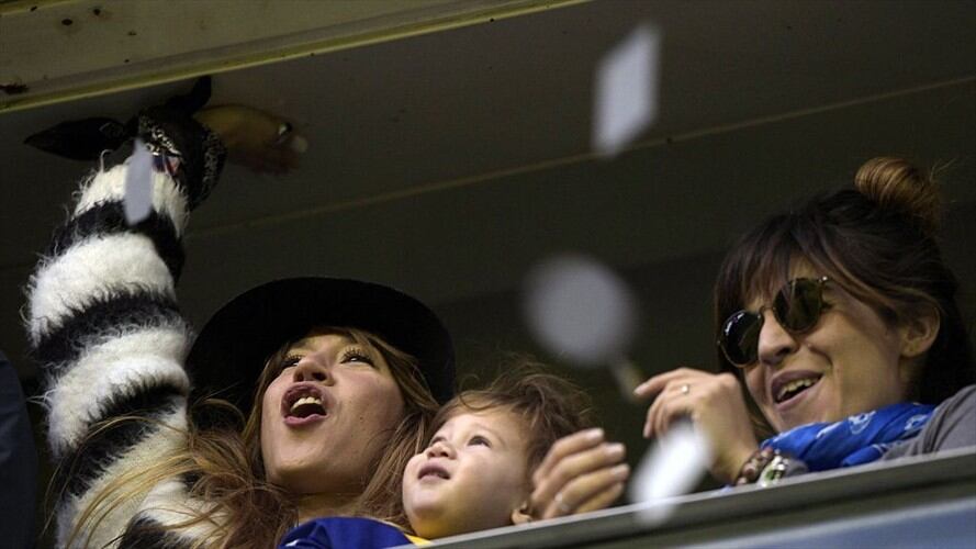 Hijas de Diego Maradona en una partido de Boca Junior. Foto: Getty Images