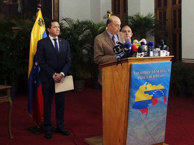 Normalización de relaciones entre Colombia y Venezuela: hablan Gloria Flórez y Juan Espinal