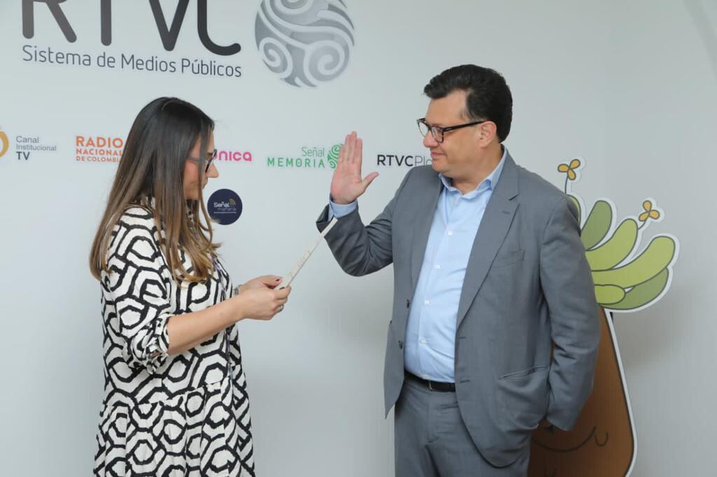 Gerente de RTVC Nórida Rodríguez y el nuevo subgerente de Televisión de RTVC, Hollman Morris. Foto: @Noridaoficial