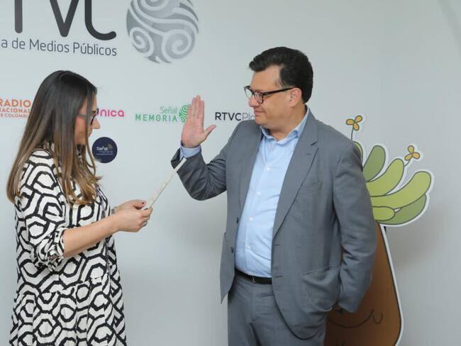 Gerente de RTVC Nórida Rodríguez y el nuevo subgerente de Televisión de RTVC, Hollman Morris. Foto: @Noridaoficial