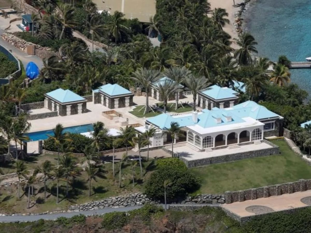 Los demócratas publicaron imágenes inéditas de la isla privada del pederasta Jeffrey Epstein