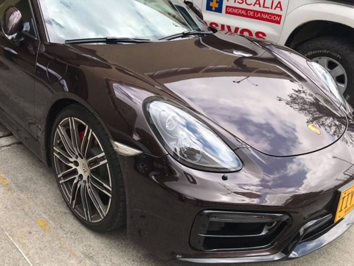 Incautan Porsche y tres vehículos de alta gama de Hugo Aguilar, exgobernador de Santander