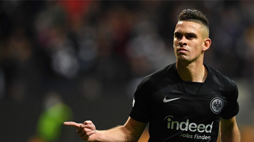 Delantero Rafael Santos Borré marcó gol con el Eintracht Frankfurt en Europa League. Foto: Frederic Scheidemann/Getty Images