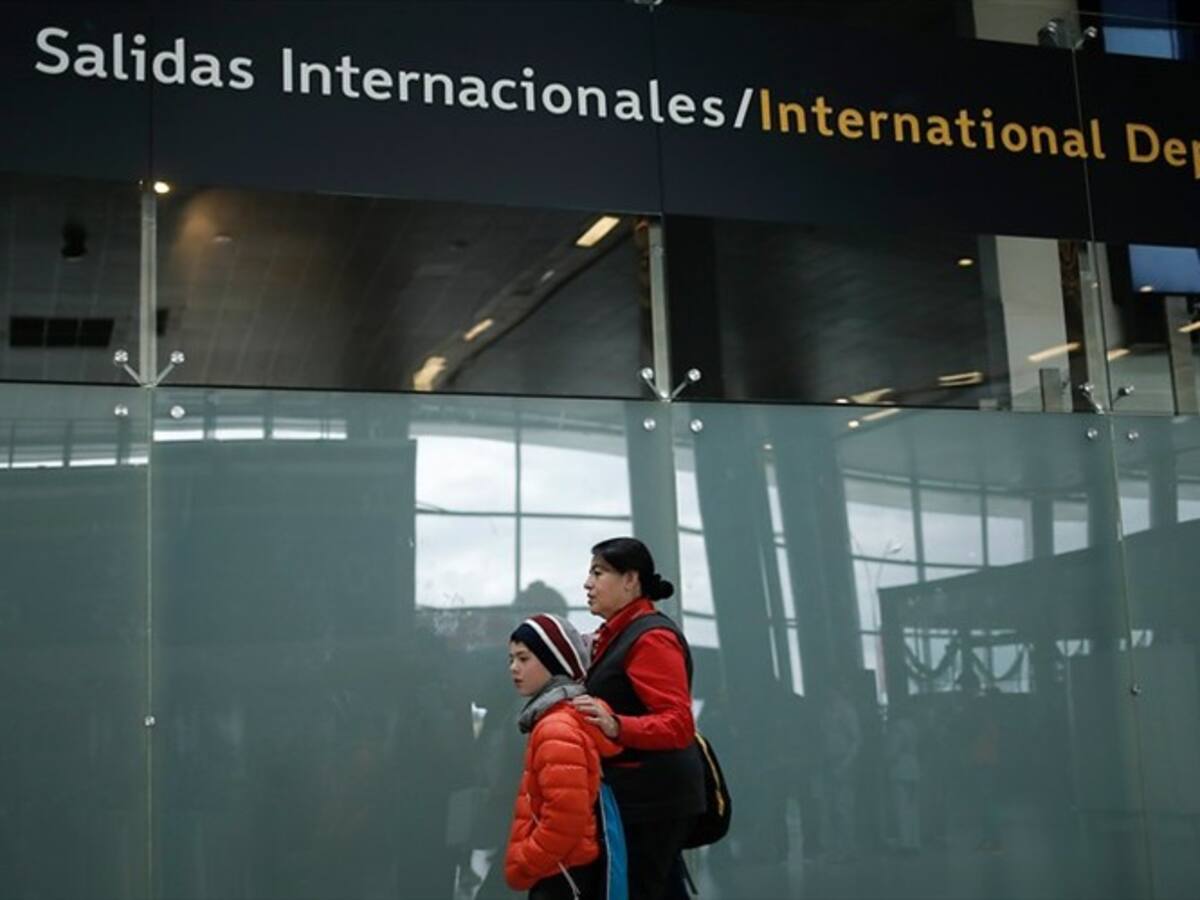 Niños que viajen vía aérea deberán presentar fotocopia autenticada del Registro Civil