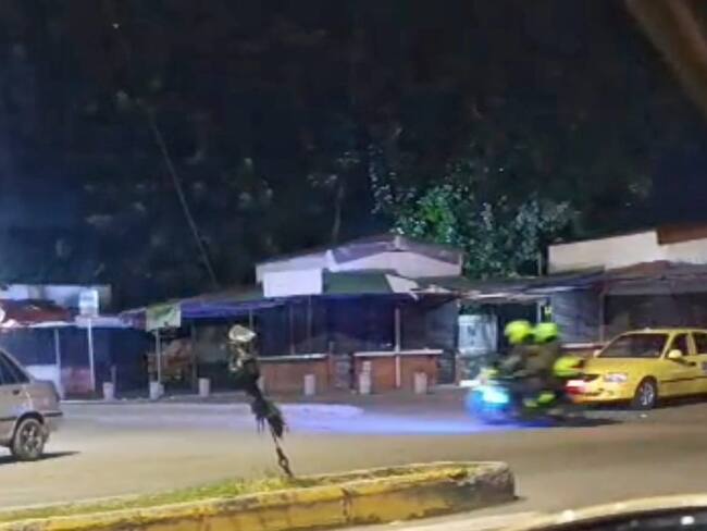 Este es el cuarto ataque con explosivos que tiene lugar en Santander de Quilichao, que deja como saldo dos personas muertas y siete más heridas, incluyendo a dos uniformados. Crédito: Red de Apoyo Cauca.