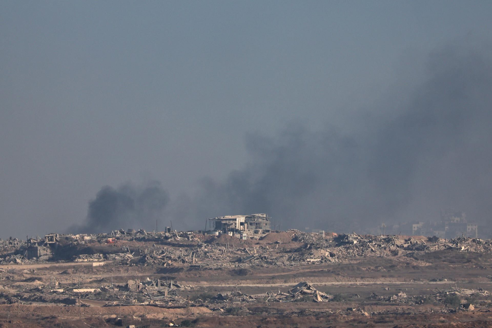 Cuatro periodistas de medios internacionales fueron asesinados en el ataque al Nasser de Gaza. EFE/EPA/ATEF SAFADI