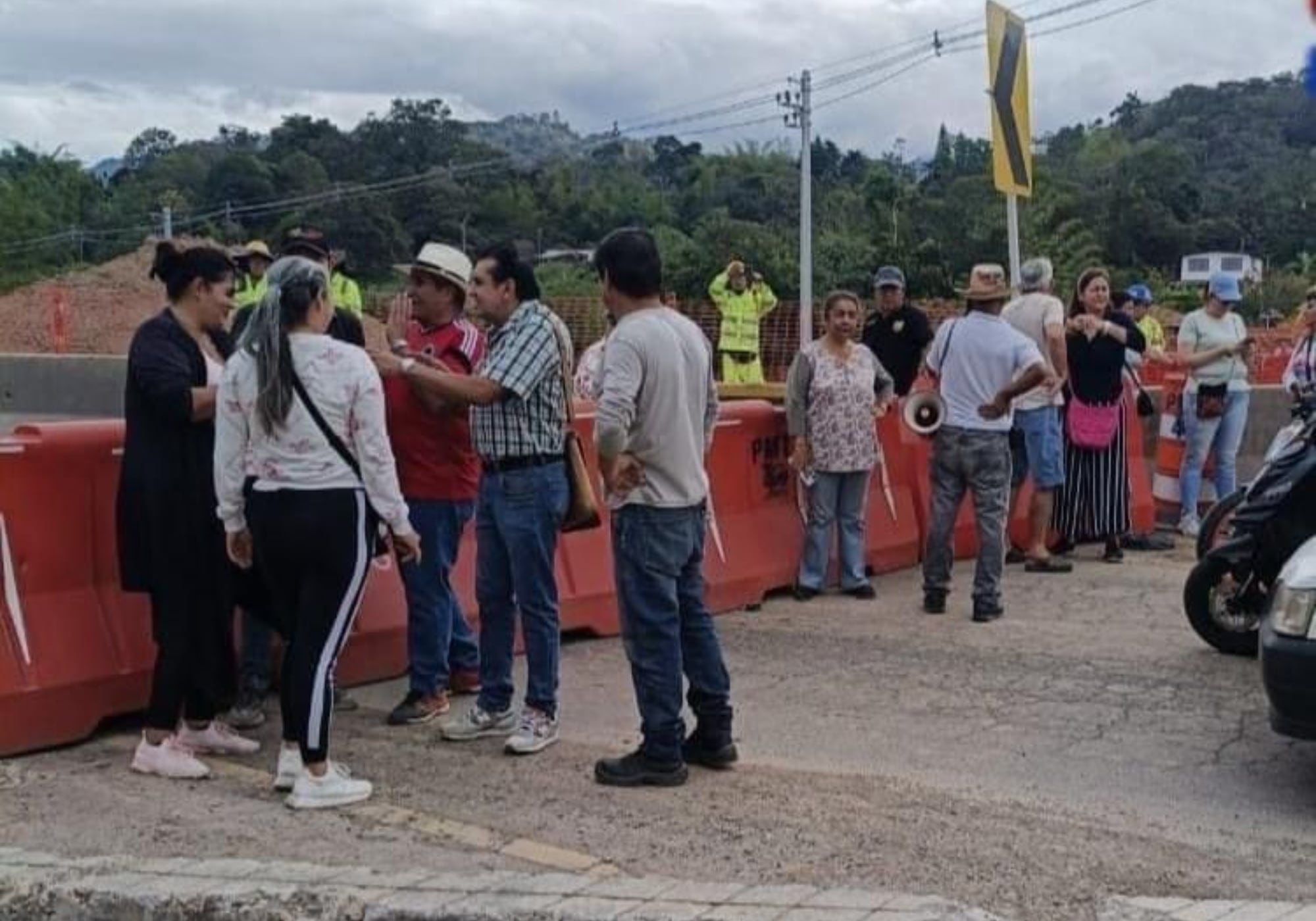 Cierre vía Bogotá - Girardot. Foto: Suministrada