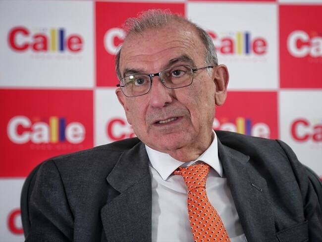 Humberto de la Calle manifestó que aunque no le sorprende la decisión del Partido Liberal de apoyar al candidato Iván Duque, no seguirá el mismo camino. Foto: Colprensa