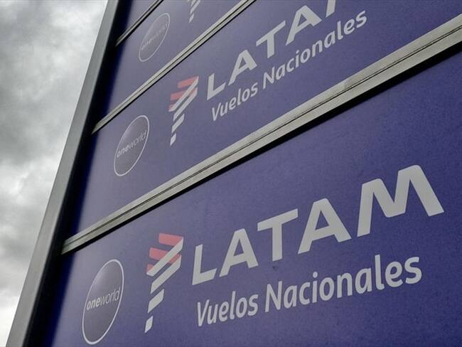 En la entrega de sus resultados financieros del segundo trimestre de este año, Latam Airlines Group informó que tuvo ingresos por US$571,9 millones. Foto: Getty Images / DANIEL MUÑOZ